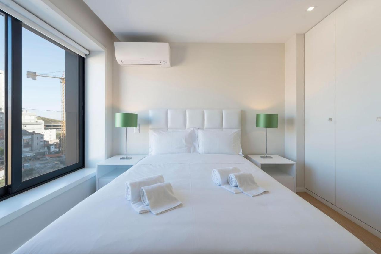 Lovelystay - Trindade Cozy Apartment Porto